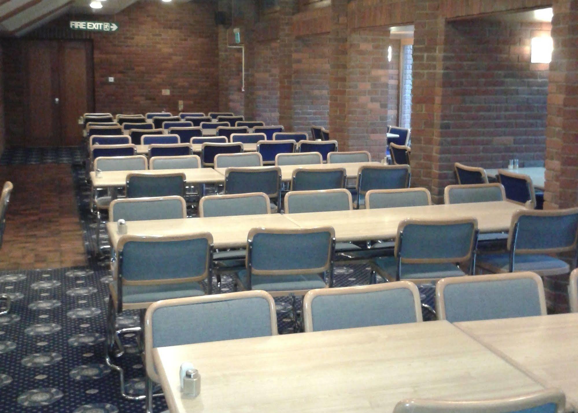Robinson College - University Of Cambridge Bagian luar foto