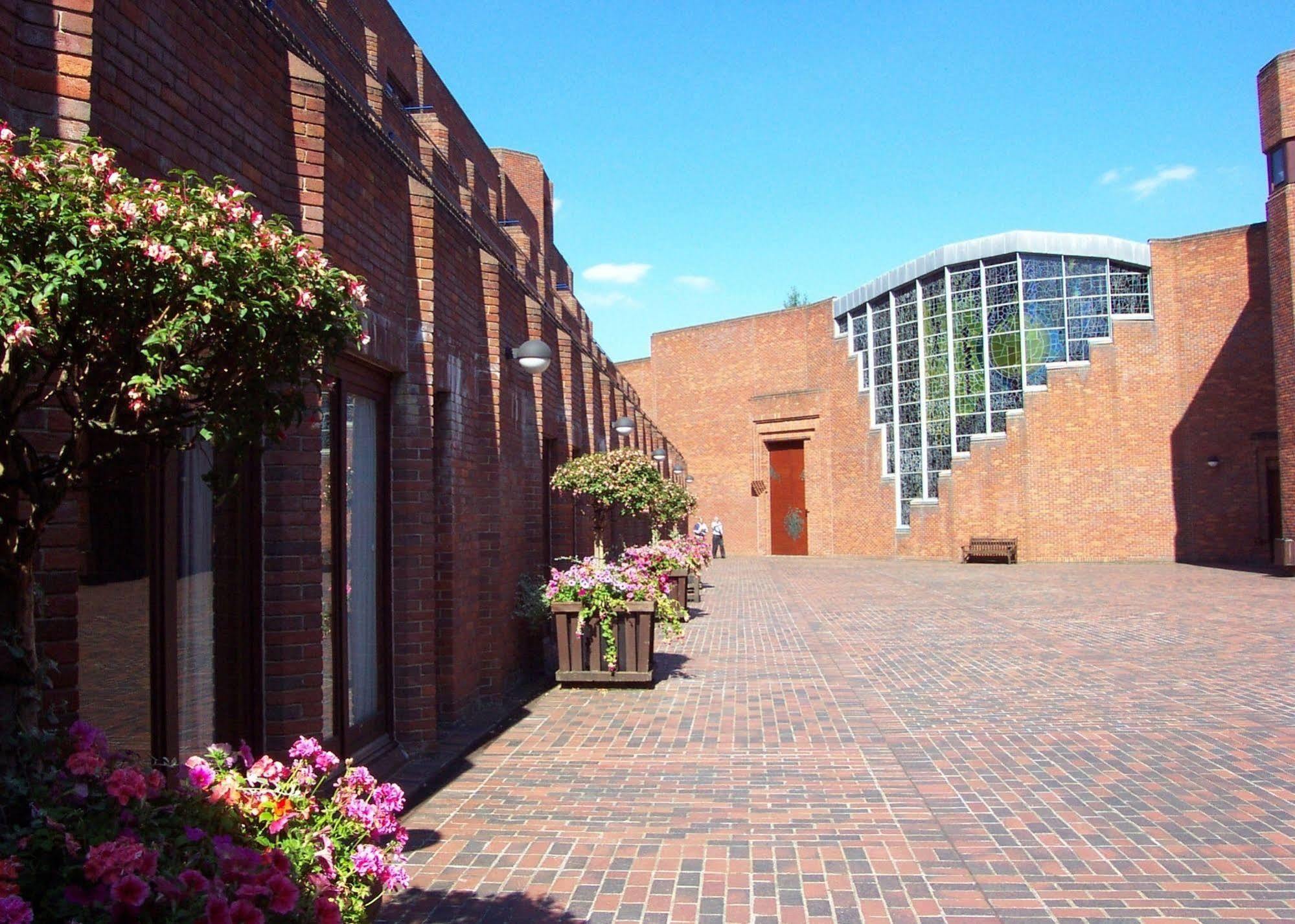 Robinson College - University Of Cambridge Bagian luar foto